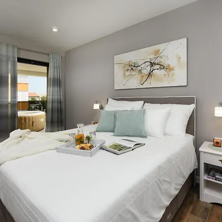 Roko Villa Nin