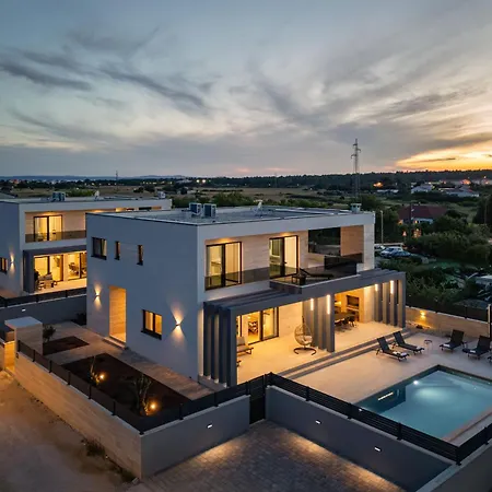 Roko Zadarvillas * Nin