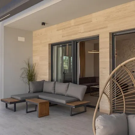 Roko Zadarvillas *